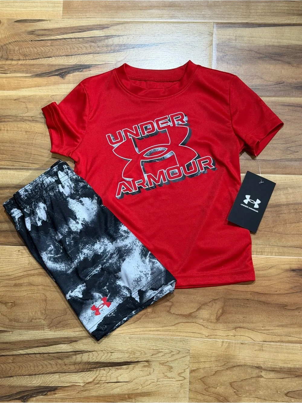 Under Armour Boys 2T Shorts Set, New